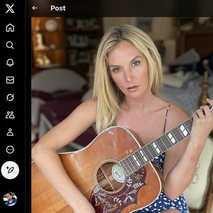 Mona Wales, Twitter Porn Accounts